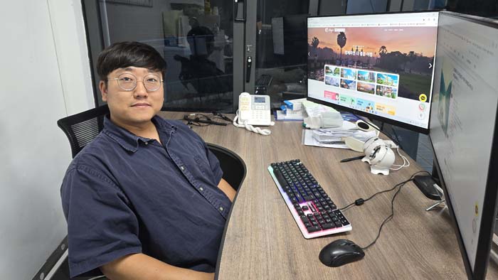 에디터 사진